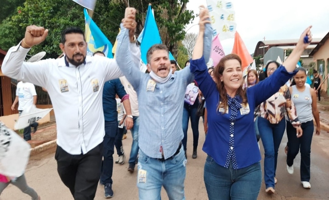 Mara Rocha participa de caminhada em apoio à candidatura de Sérgio Lopes à Prefeitura de Epitaciolândia